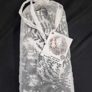 New! Baby Jives Company, 100% Organic Cotton Swaddle Blanket Black and White